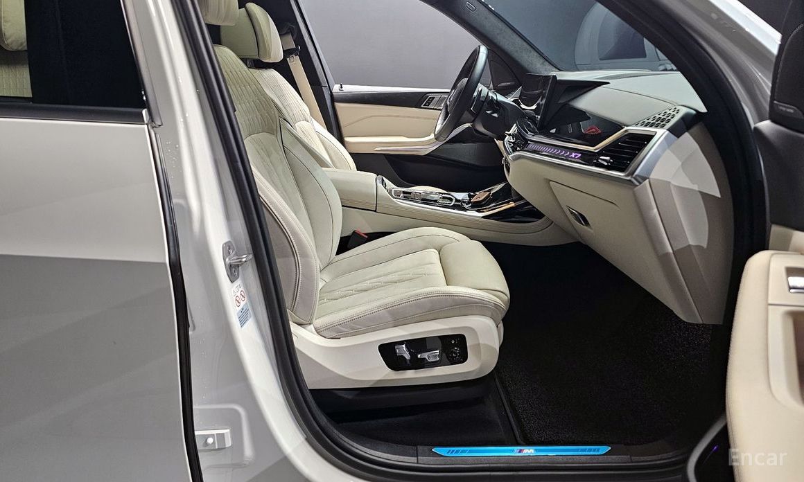 2023 BMW X7 I (G07) Рестайлинг xDrive 40i M Sport 6STR с пробегом 22 029 км