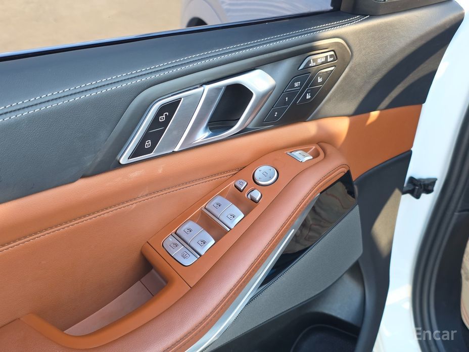 2023 BMW X7 I (G07) Рестайлинг xDrive 40i M Sport 6STR с пробегом 38 888 км