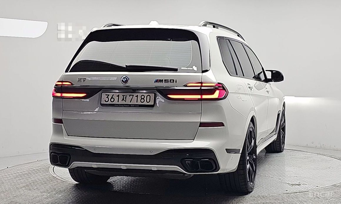 2023 BMW X7 I (G07) Рестайлинг M60i xDrive M sport 6STR с пробегом 22 172 км
