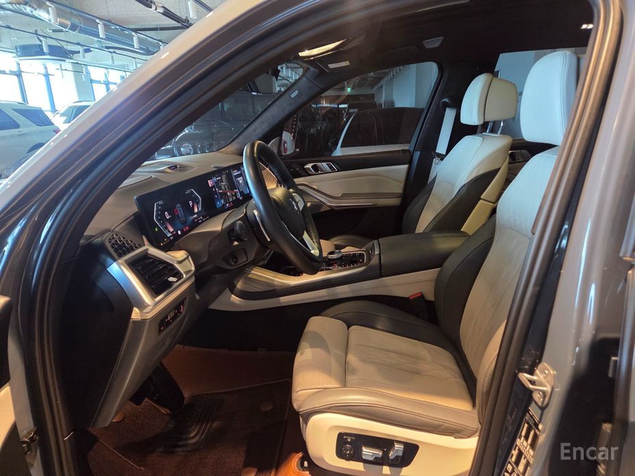 2023 BMW X7 I (G07) Рестайлинг xDrive 40i Design Pure Excellence Frist Edition 6STR с пробегом 89 985 км