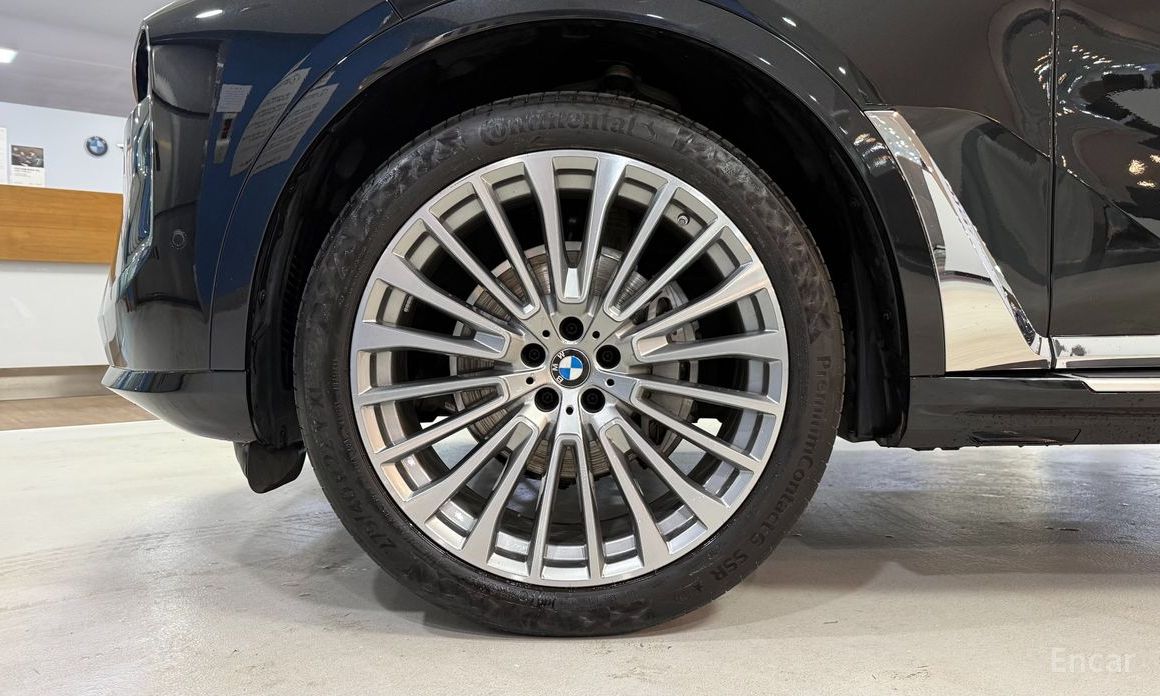 2023 BMW X7 I (G07) Рестайлинг xDrive 40i Design Pure Excellence 6-Seater с пробегом 24 856 км