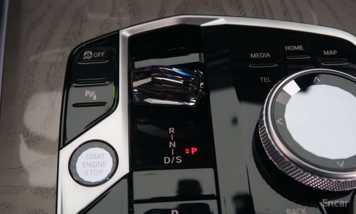 2023 BMW X7 I (G07) Рестайлинг xDrive 40i Design Pure Excellence 6-Seater с пробегом 15 365 км