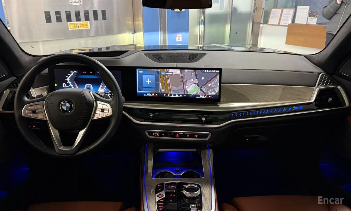 2023 BMW X7 I (G07) Рестайлинг xDrive 40i Design Pure Excellence 6-Seater с пробегом 24 856 км