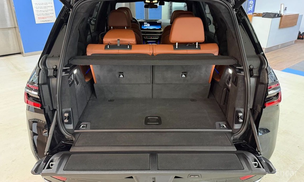 2023 BMW X7 I (G07) Рестайлинг xDrive 40i Design Pure Excellence 6-Seater с пробегом 24 856 км