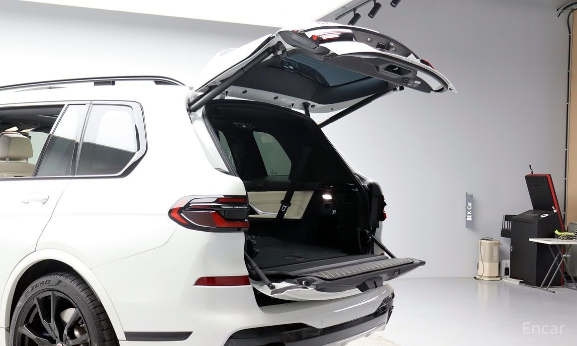 2023 BMW X7 I (G07) Рестайлинг M60i xDrive M sport 6STR с пробегом 22 172 км