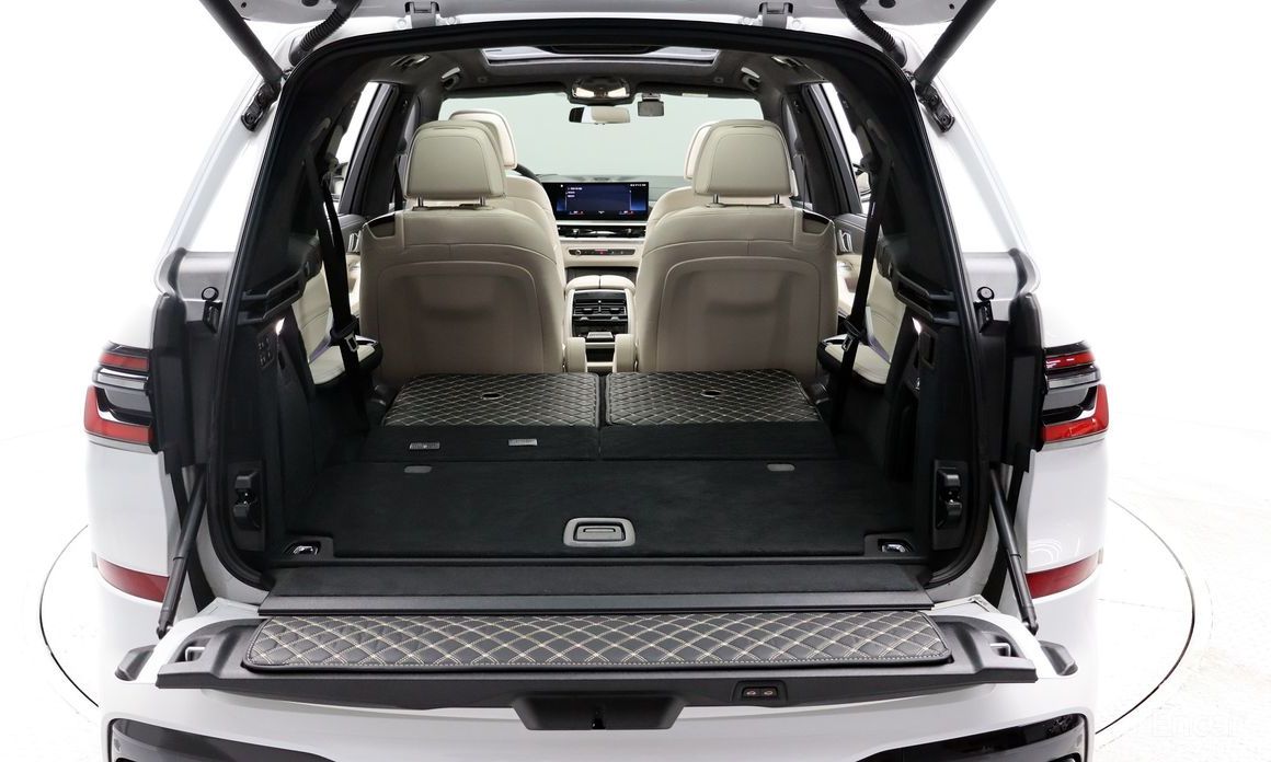 2023 BMW X7 I (G07) Рестайлинг M60i xDrive M sport 6STR с пробегом 22 172 км