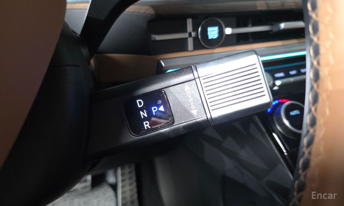 2023 Hyundai Santa Fe V (MX5) Gasoline 2.5T 2WD Calligraphy с пробегом 35 134 км