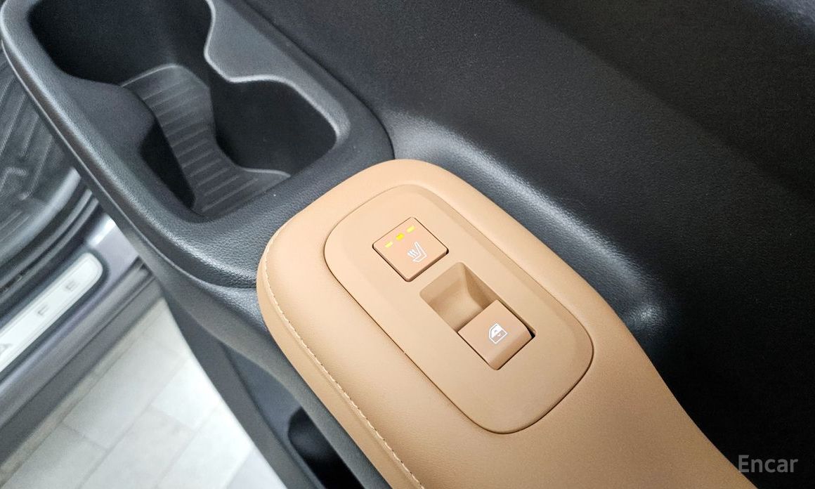 2025 Hyundai Santa Fe V (MX5) Gasoline 2.5T 2WD Prestige с пробегом 19 044 км