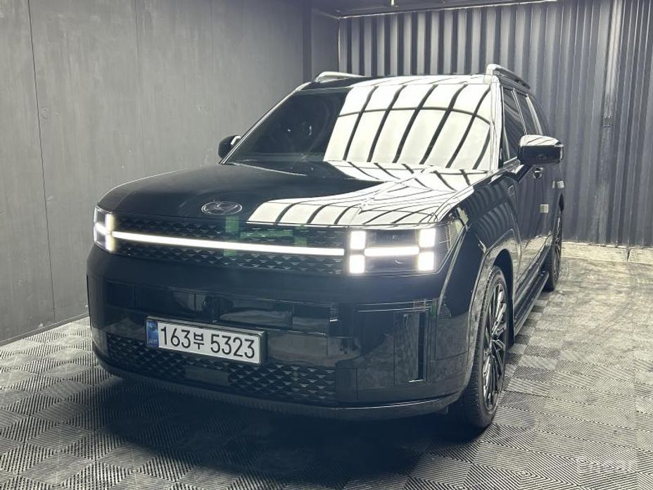 2025 Hyundai Santa Fe V (MX5) Gasoline 2.5T 2WD Calligraphy с пробегом 33 767 км