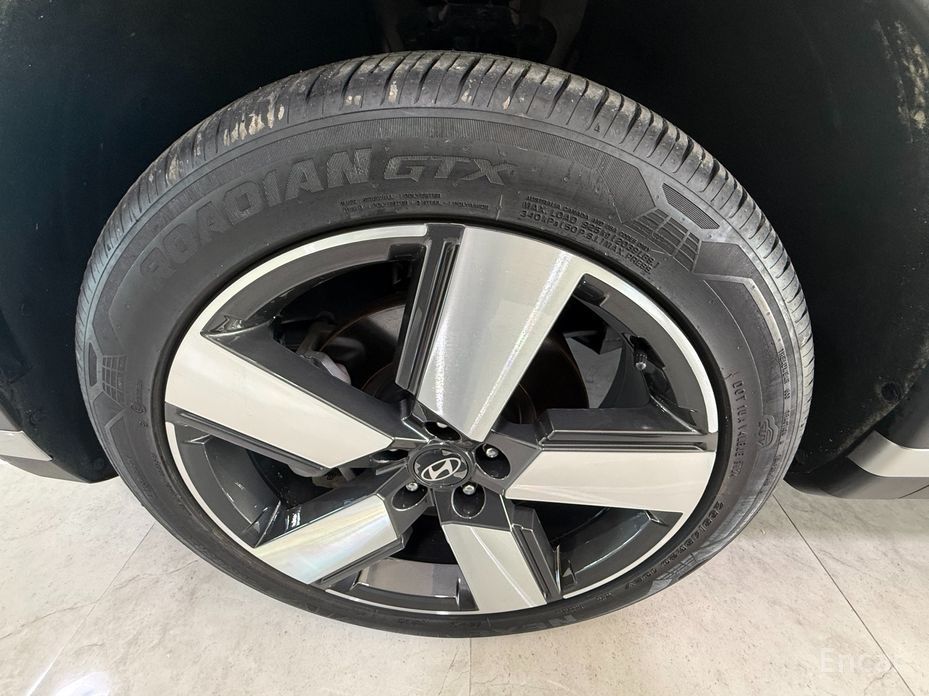 2024 Hyundai Santa Fe V (MX5) Gasoline 2.5T 4WD Prestige с пробегом 9 720 км