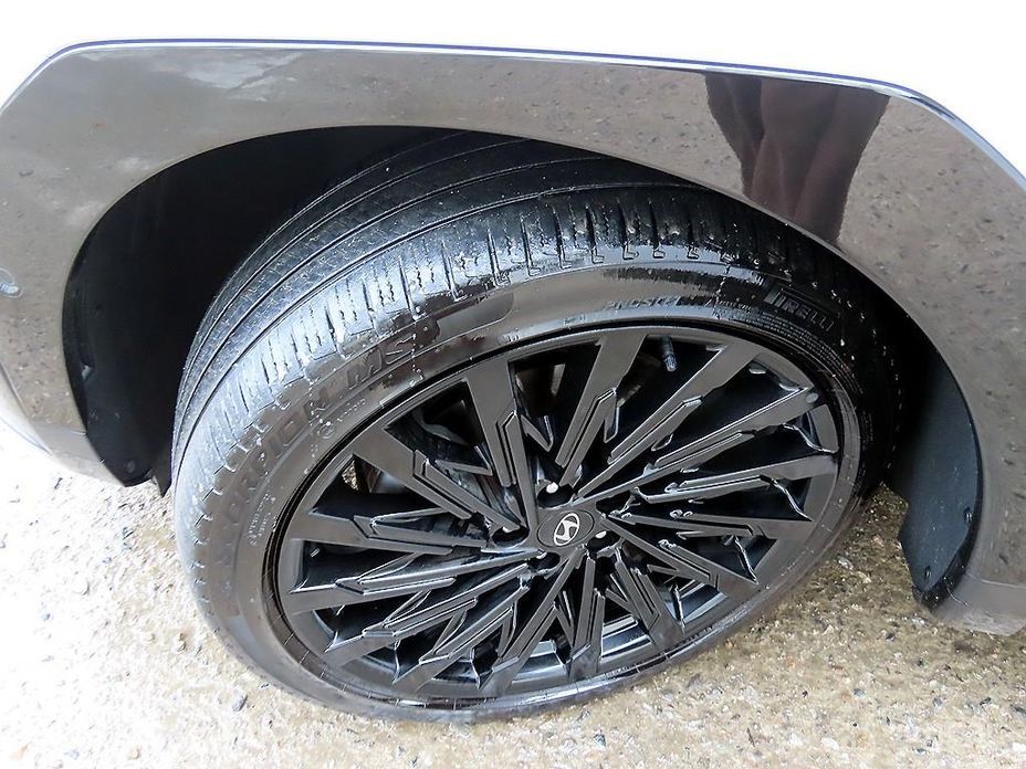 2024 Hyundai Santa Fe V (MX5) Gasoline 2.5T 2WD Calligraphy с пробегом 18 771 км
