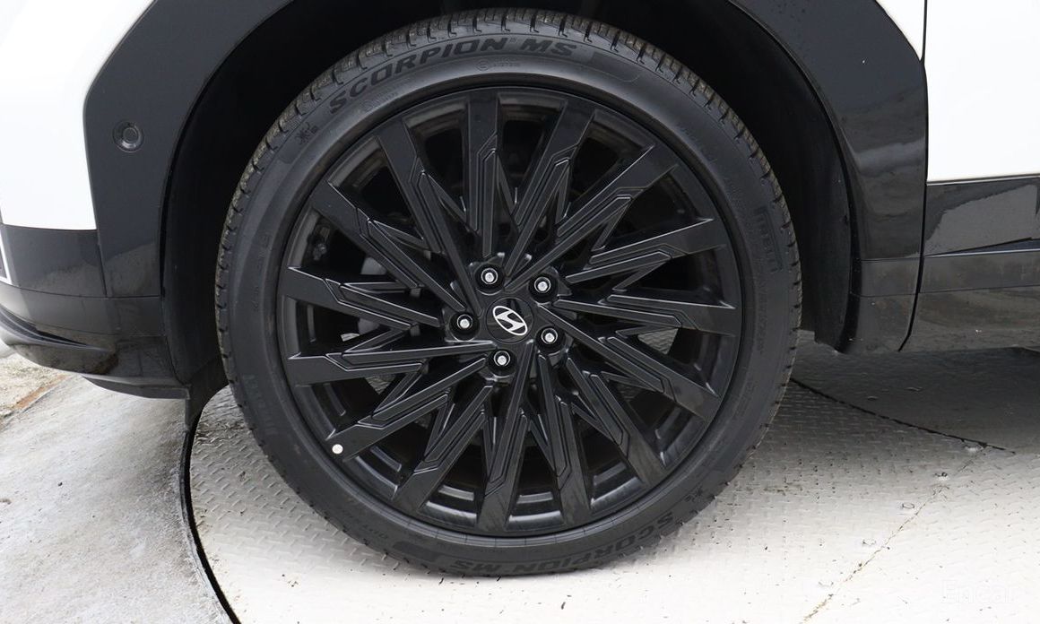 2024 Hyundai Santa Fe V (MX5) Gasoline 2.5T 2WD Calligraphy с пробегом 9 811 км