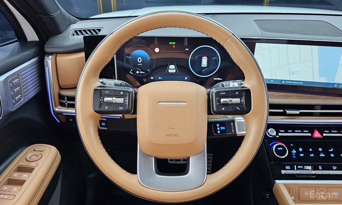 2023 Hyundai Santa Fe V (MX5) Gasoline 2.5T 2WD Calligraphy с пробегом 16 748 км