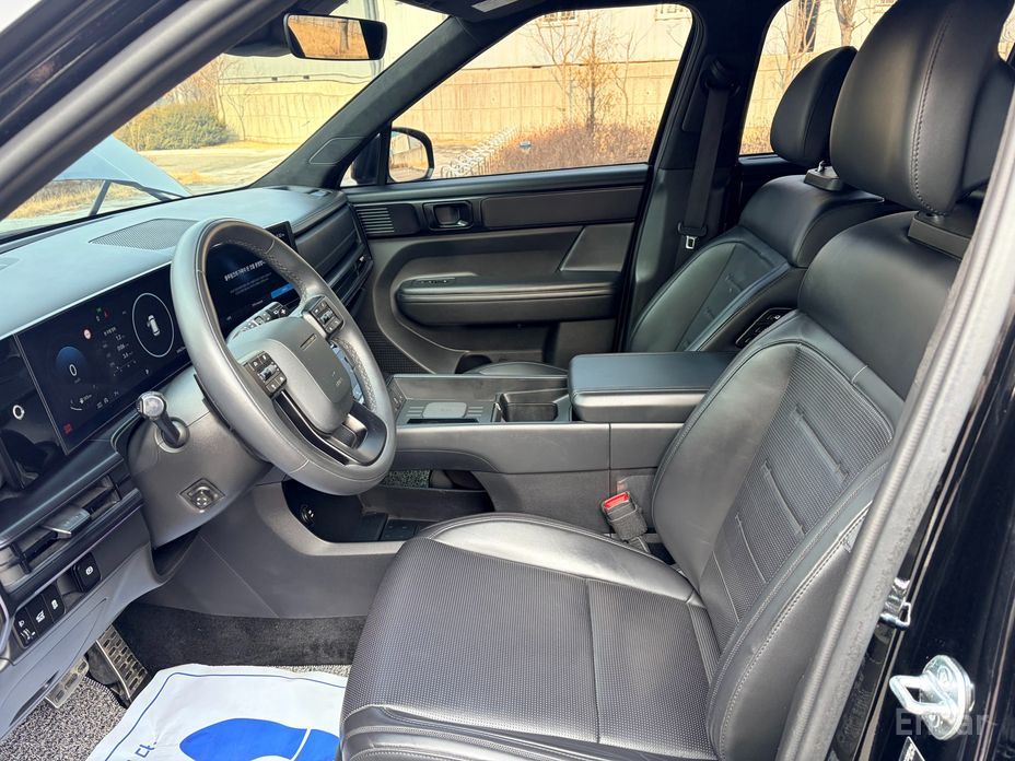 2023 Hyundai Santa Fe V (MX5) Gasoline 2.5T 2WD Calligraphy с пробегом 54 619 км