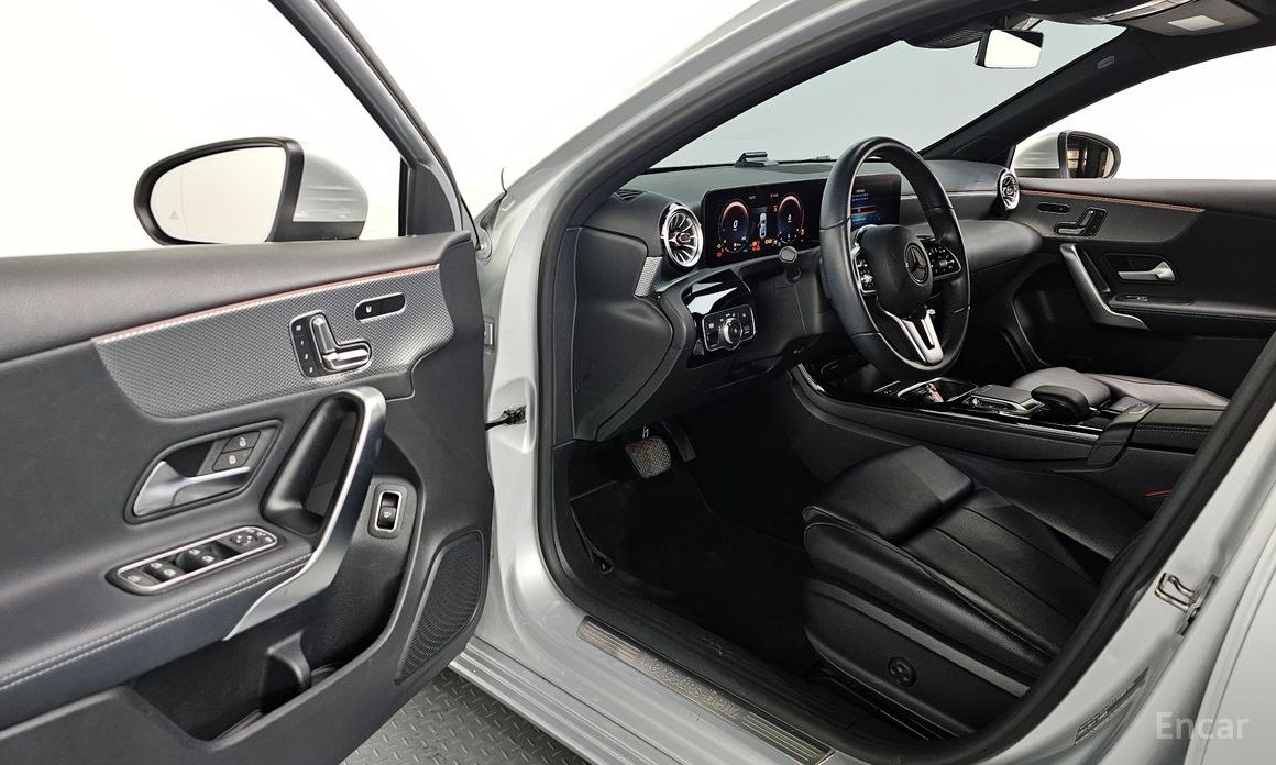 2022 Mercedes-Benz A-Класс IV (W177) A220 Sedan с пробегом 114 413 км