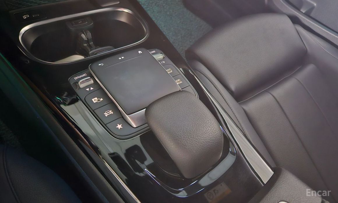 2021 Mercedes-Benz A-Класс IV (W177) A220 Sedan с пробегом 106 630 км