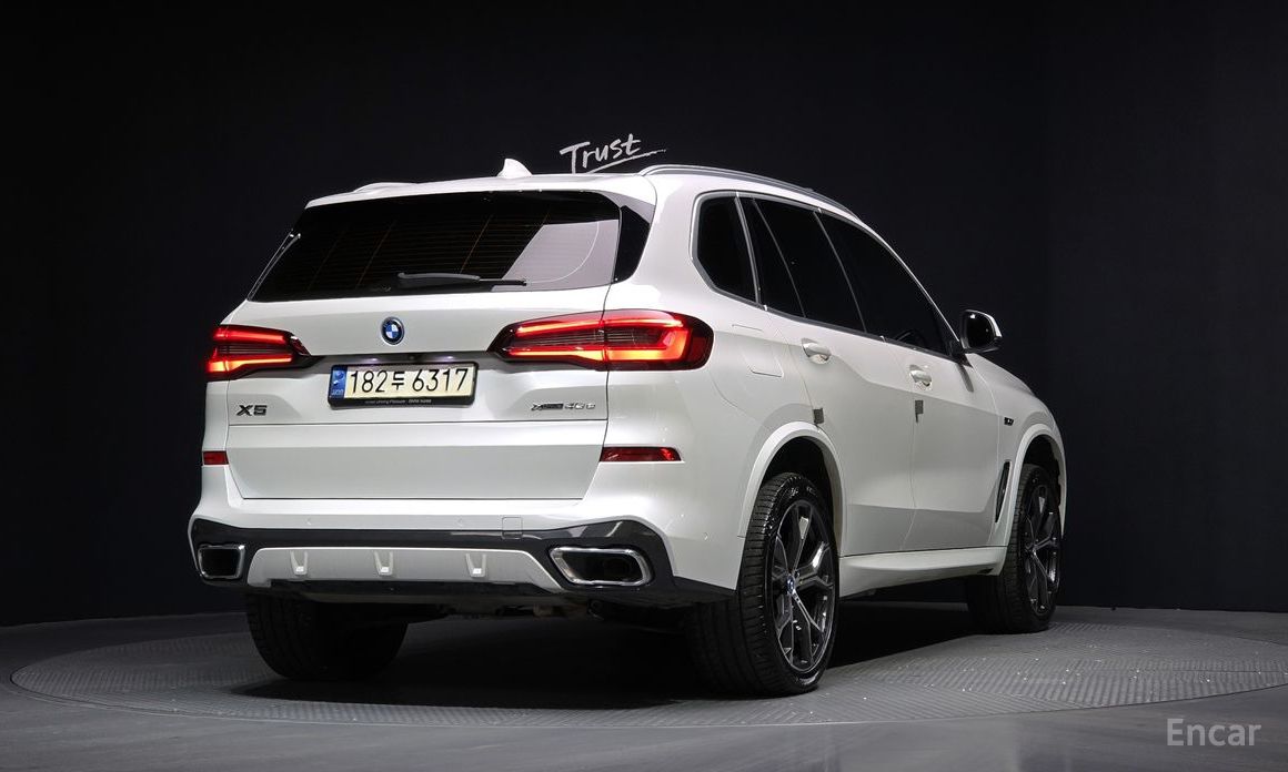 2022 BMW X5 IV (G05/G18) xDrive 45e M Sport с пробегом 100 084 км
