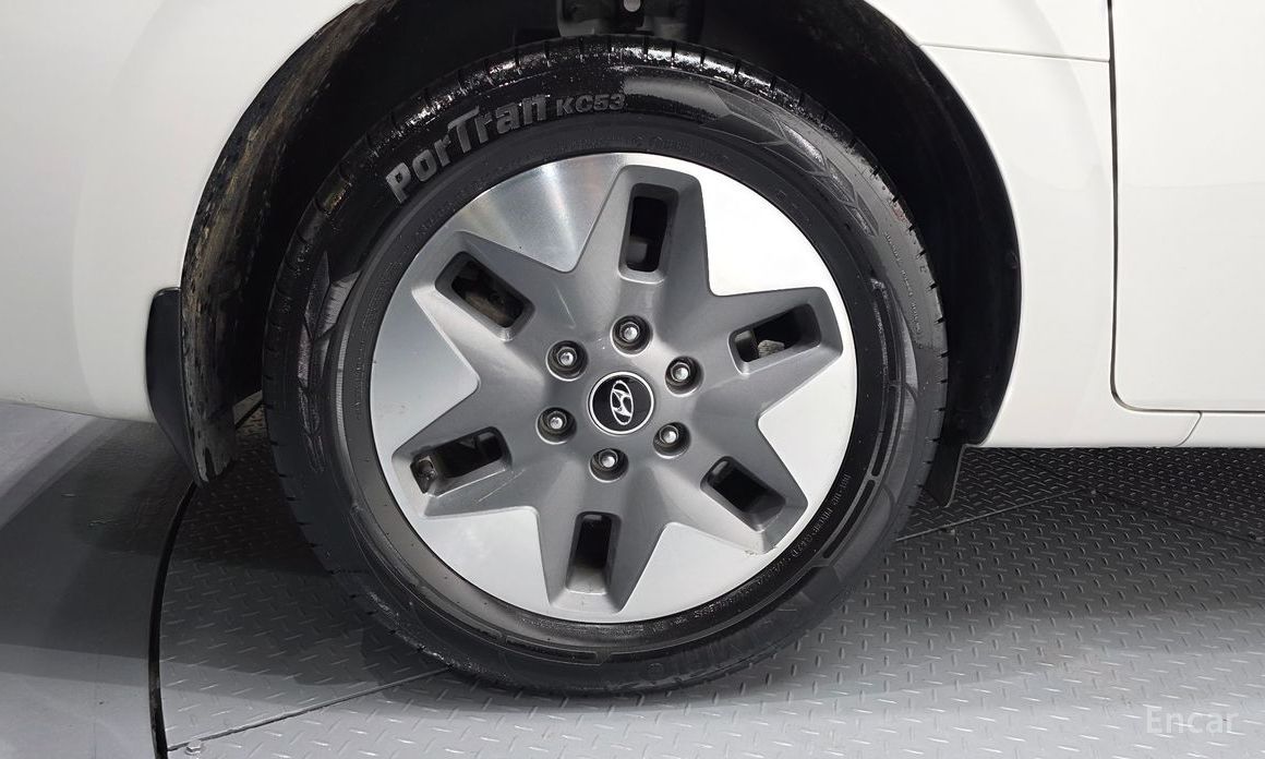 2021 Hyundai Staria  4WD Tourer 9-Seater Modern с пробегом 92 761 км