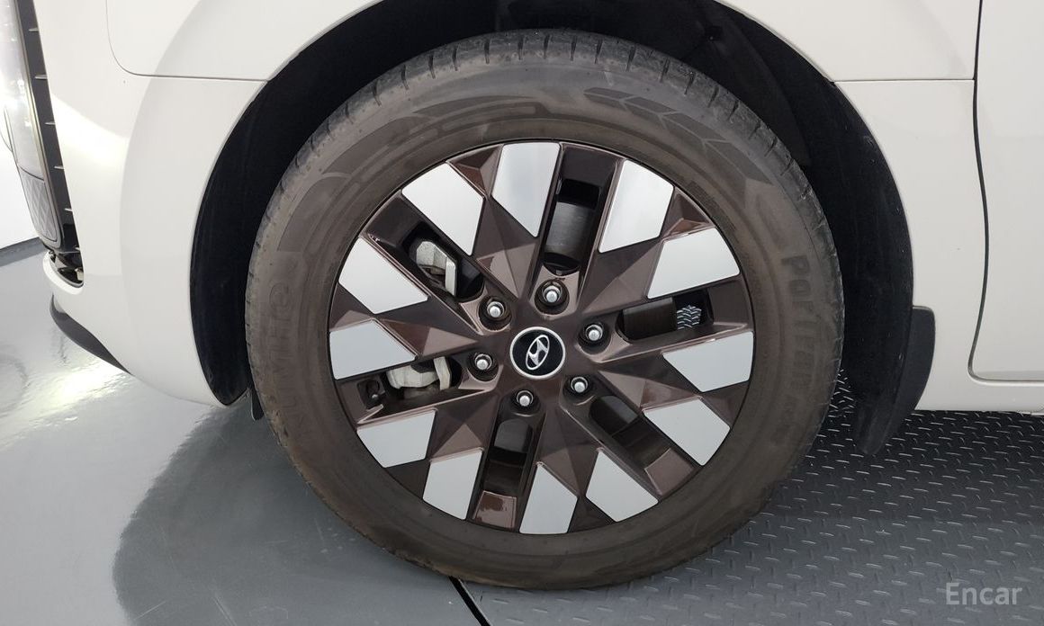 2021 Hyundai Staria  4WD Lounge 9-Seater Inspiration с пробегом 30 547 км