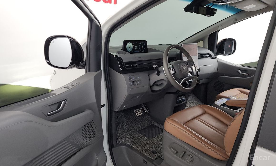2021 Hyundai Staria  4WD Lounge 9-Seater Inspiration с пробегом 30 547 км