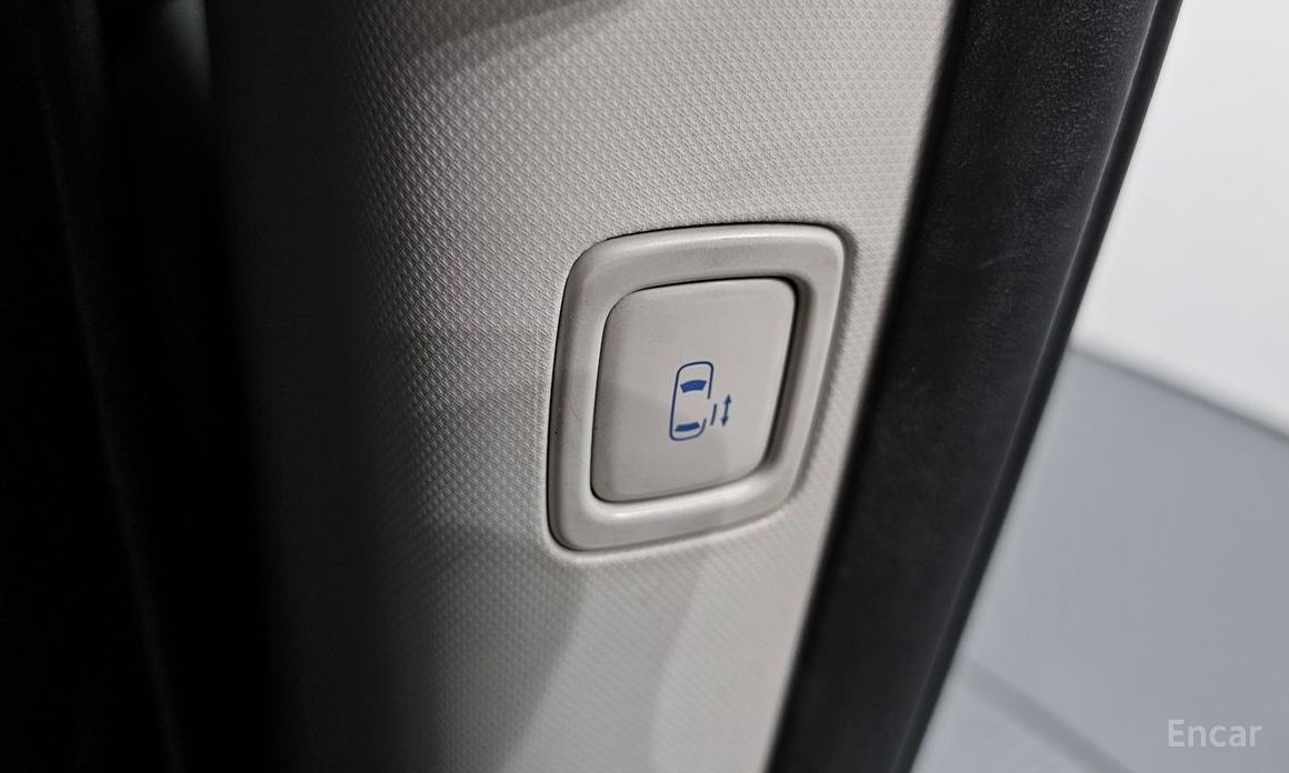 2021 Hyundai Staria  Tourer 9-Seater Modern с пробегом 96 161 км
