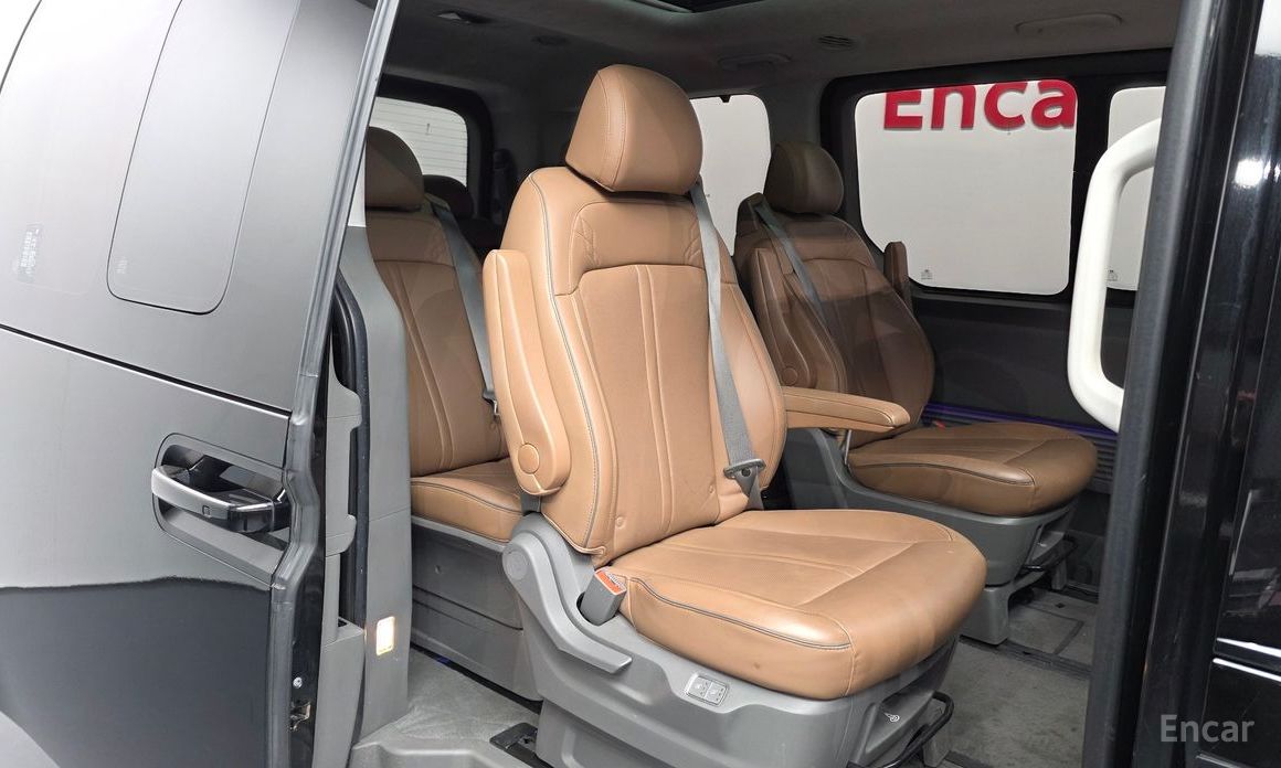 2022 Hyundai Staria  4WD Lounge 9-Seater Inspiration с пробегом 77 762 км