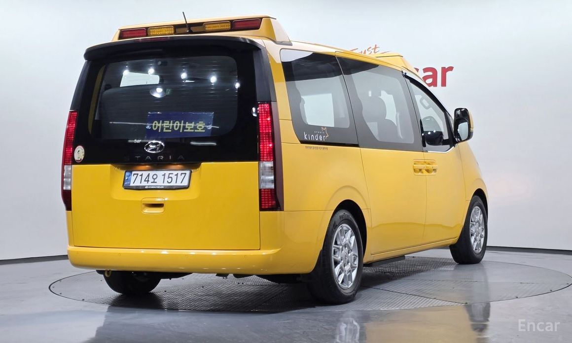 2022 Hyundai Staria  L3.5  Kinder Safety Car 15-Seater с пробегом 48 210 км