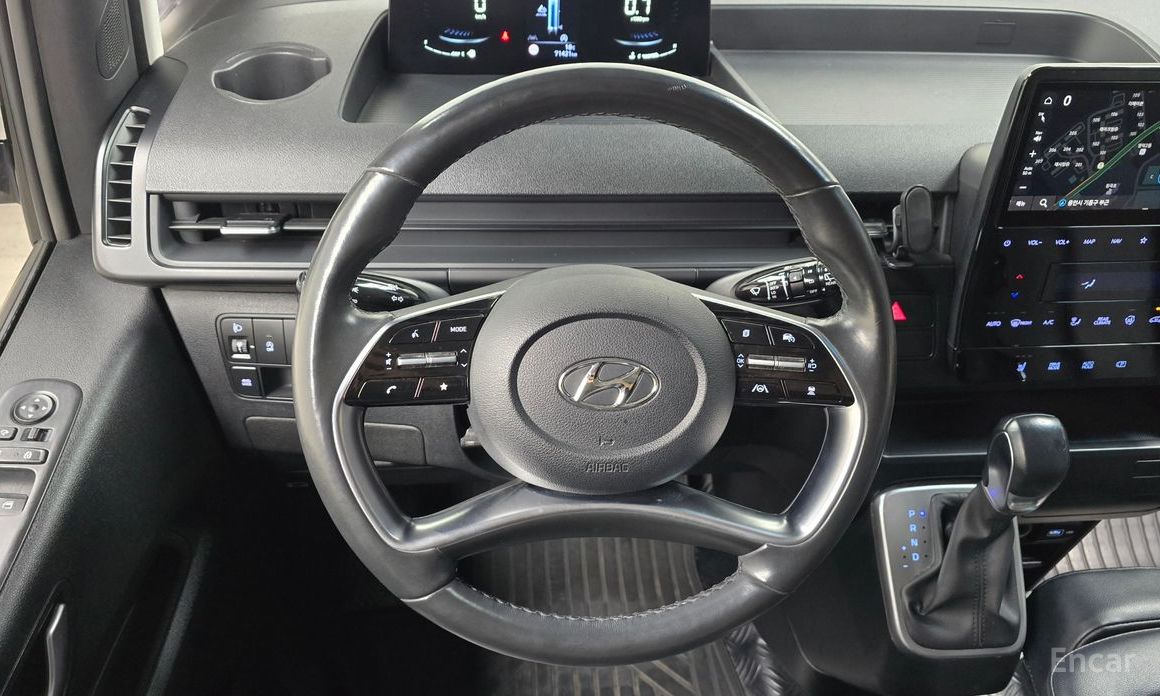 2022 Hyundai Staria  4WD Tourer 11-Seater Modern с пробегом 71 421 км