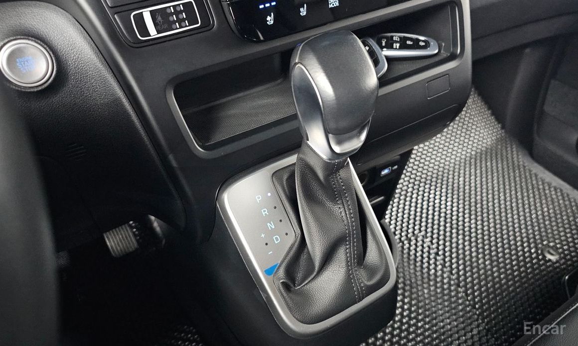 2021 Hyundai Staria  Tourer 9-Seater Modern с пробегом 72 514 км