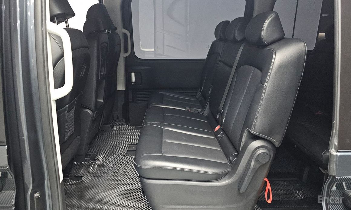2021 Hyundai Staria  Tourer 9-Seater Modern с пробегом 72 514 км