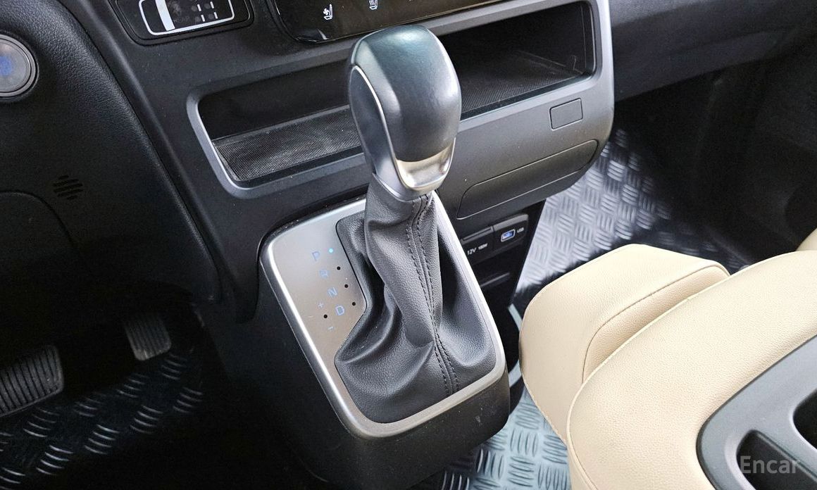 2022 Hyundai Staria  Tourer 9-Seater Modern с пробегом 40 163 км
