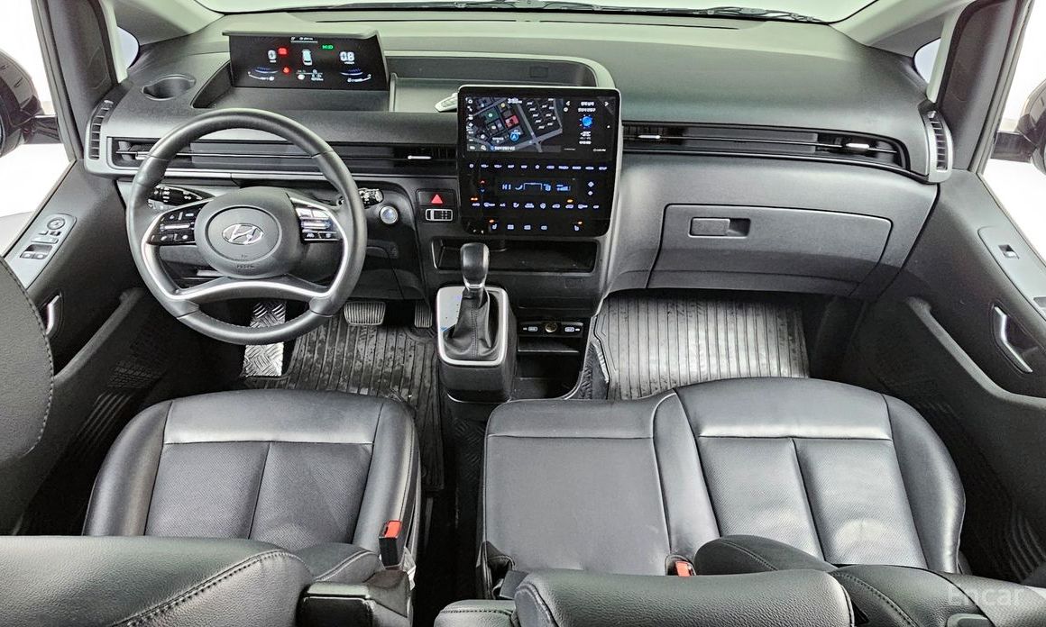 2022 Hyundai Staria  Tourer 9-Seater Modern с пробегом 40 734 км