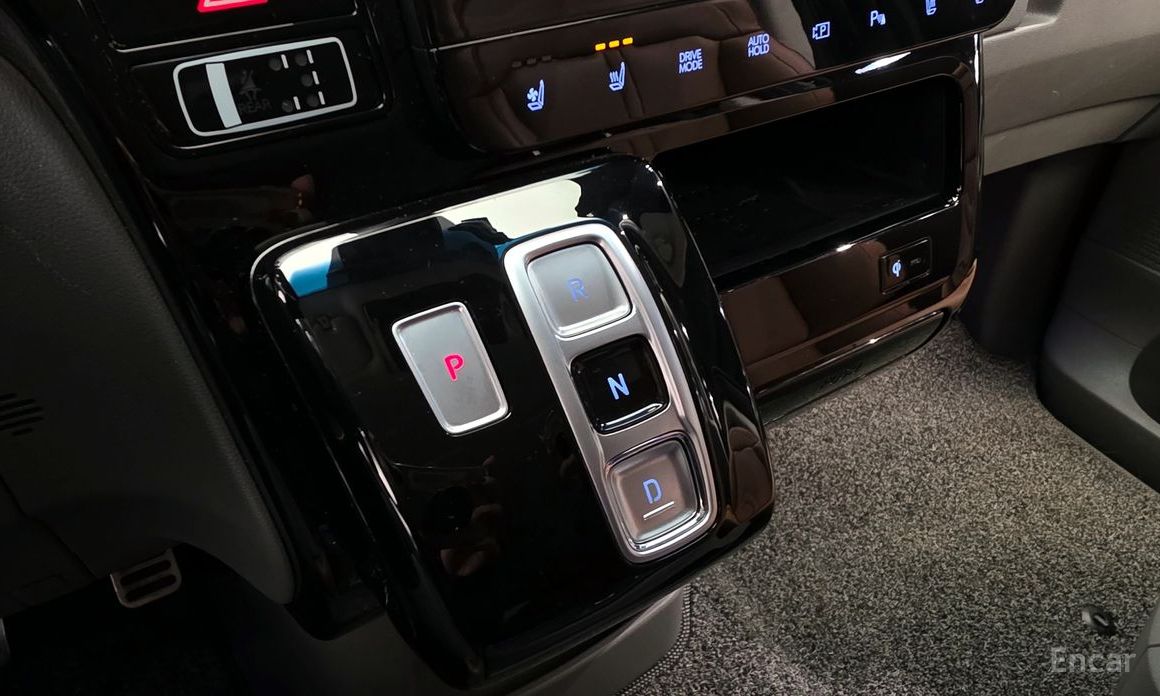 2022 Hyundai Staria  Lounge 7-Seater Inspiration с пробегом 89 529 км