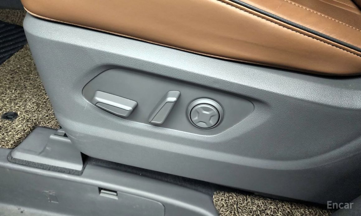2022 Hyundai Staria  4WD Lounge 9-Seater Inspiration с пробегом 137 945 км