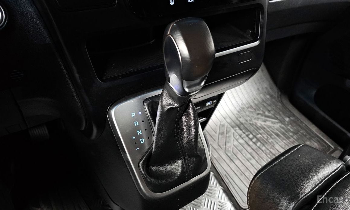 2022 Hyundai Staria  Tourer 11-Seater Modern с пробегом 32 217 км