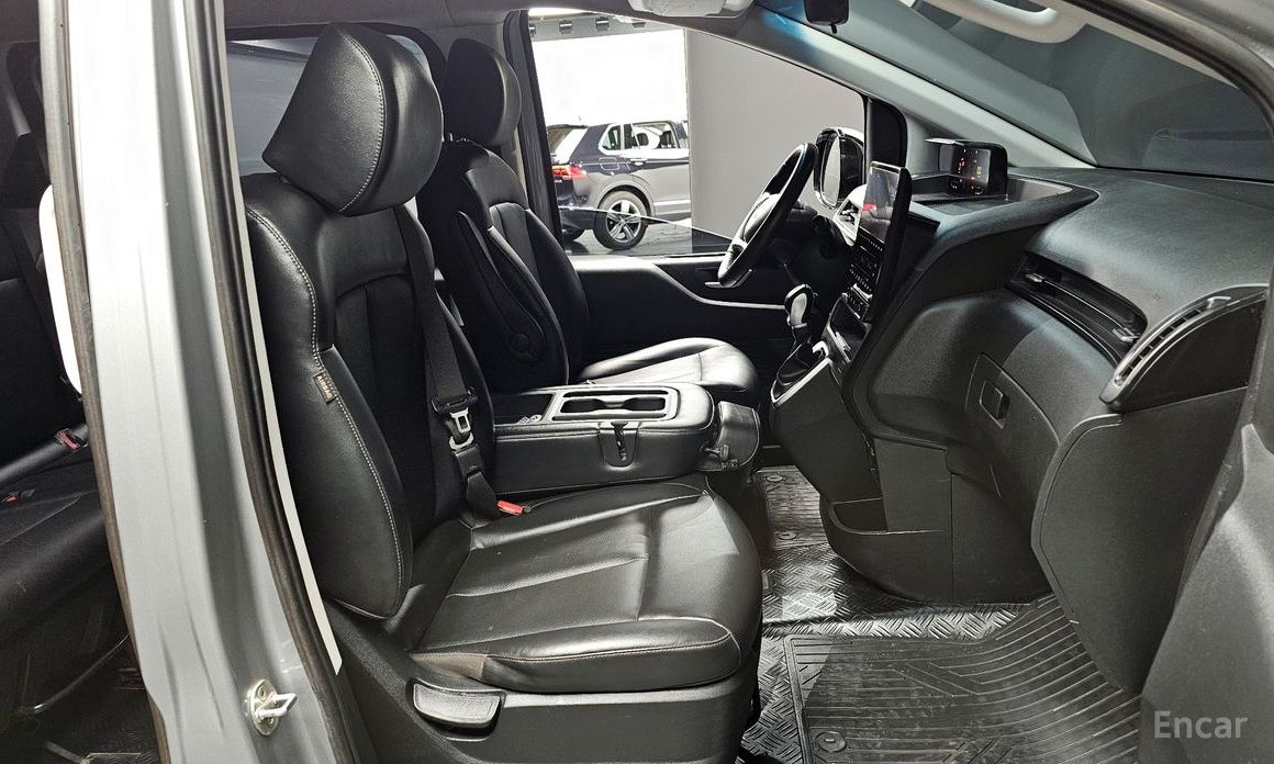 2022 Hyundai Staria  Tourer 11-Seater Modern с пробегом 32 217 км