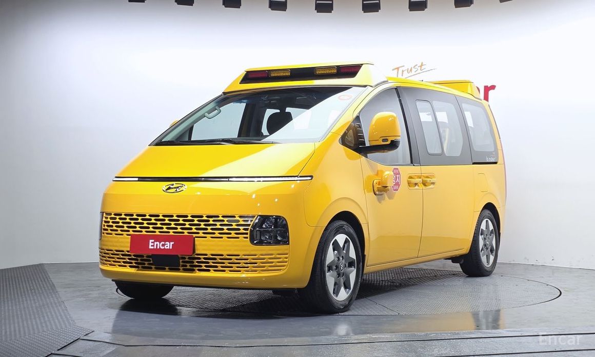 2022 Hyundai Staria  L3.5  Kinder Safety Car 15-Seater с пробегом 44 503 км