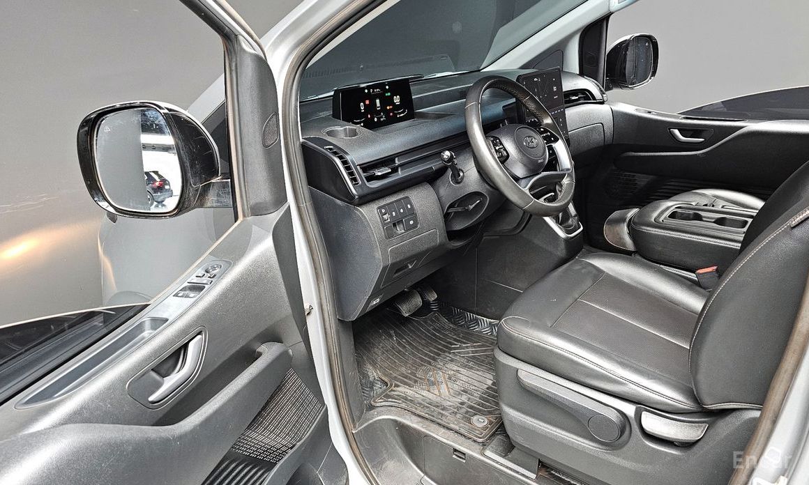 2022 Hyundai Staria  Tourer 11-Seater Modern с пробегом 32 217 км