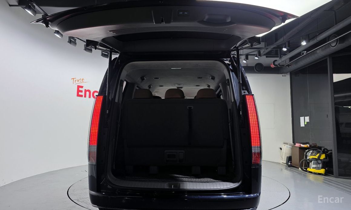 2022 Hyundai Staria  Lounge 7-Seater Inspiration с пробегом 89 529 км