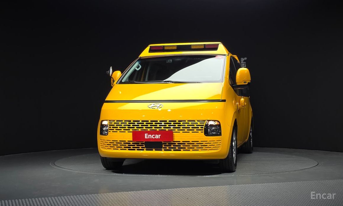 2022 Hyundai Staria  L3.5  Kinder Safety Car 15-Seater с пробегом 38 274 км