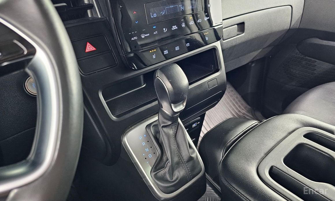 2022 Hyundai Staria  Tourer 11-Seater Modern с пробегом 58 299 км