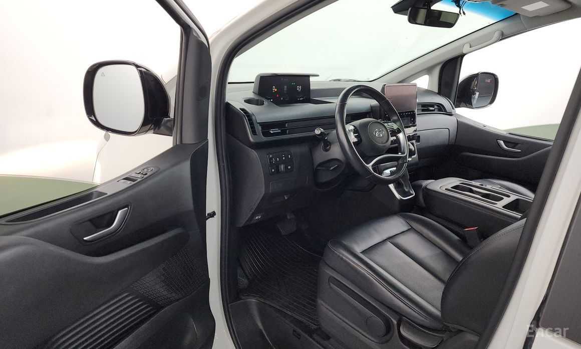2022 Hyundai Staria  4WD Tourer 9-Seater Modern с пробегом 48 169 км