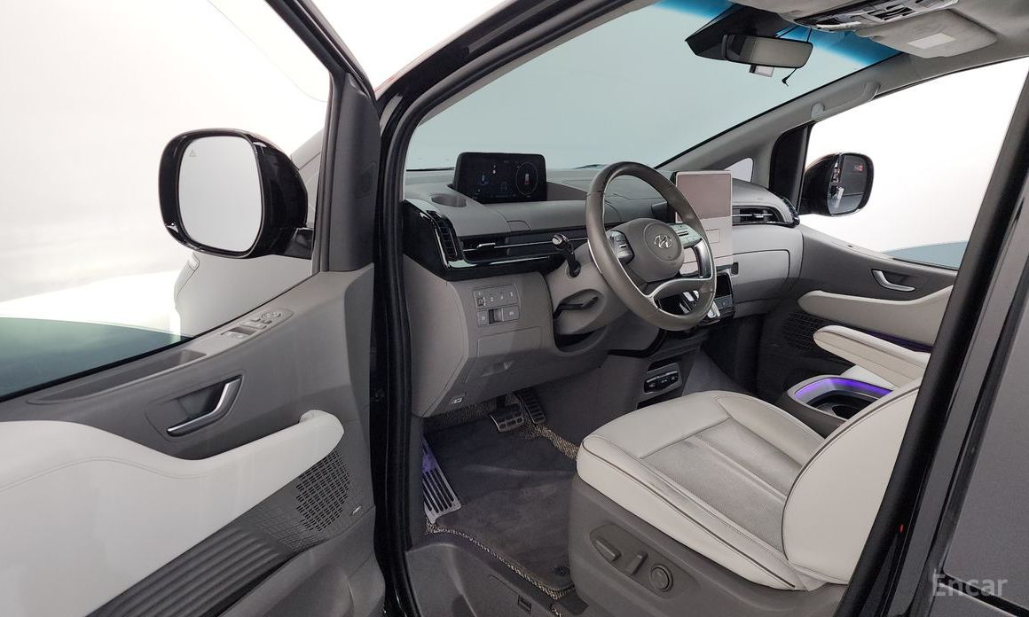 2022 Hyundai Staria  4WD Lounge 9-Seater Inspiration с пробегом 84 521 км