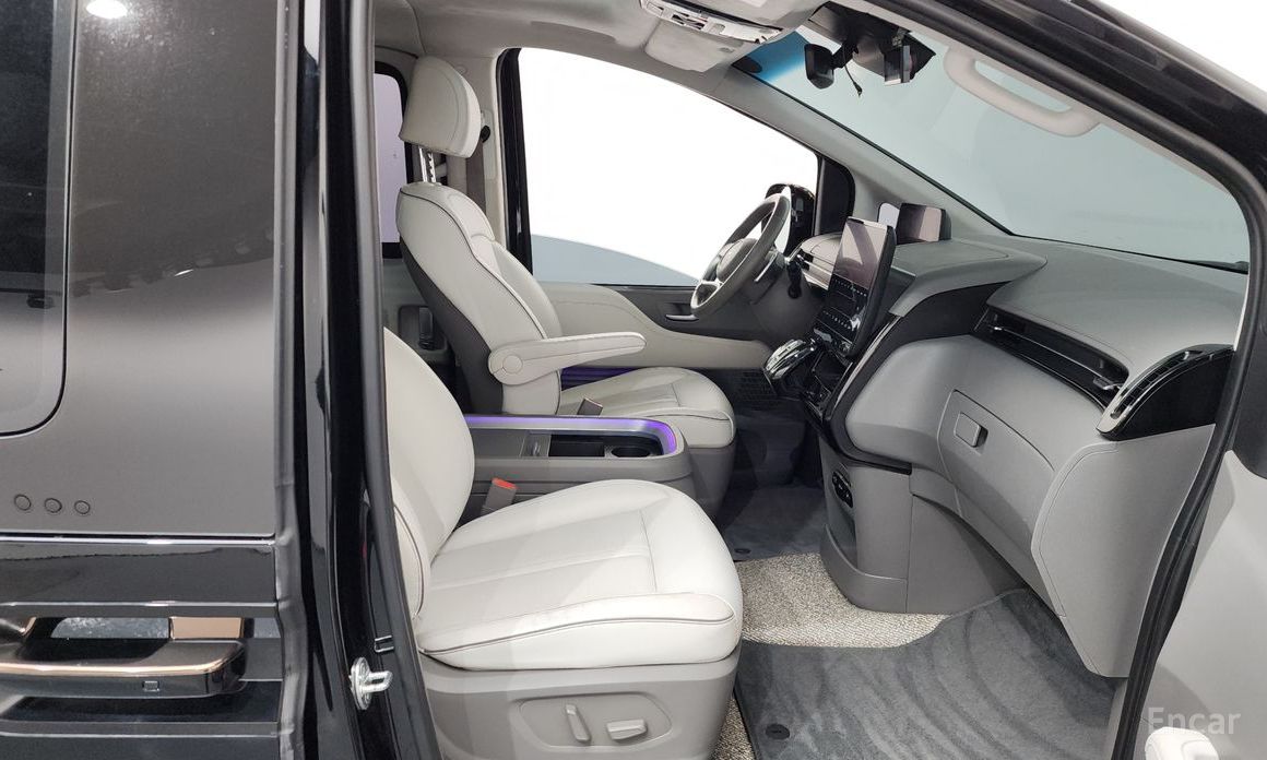 2022 Hyundai Staria  4WD Lounge 9-Seater Inspiration с пробегом 84 521 км