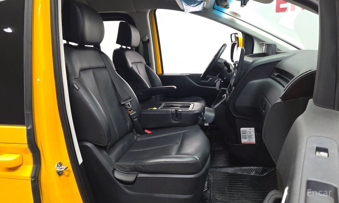 2022 Hyundai Staria  L3.5  Kinder Safety Car 15-Seater с пробегом 44 503 км