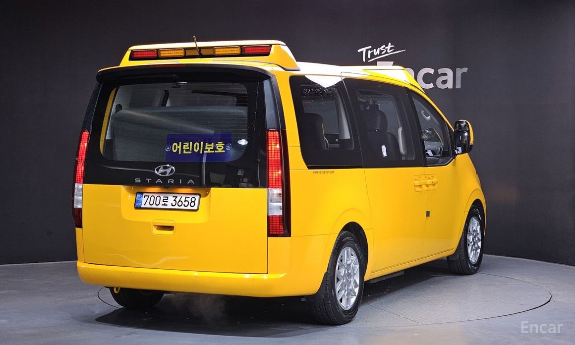 2022 Hyundai Staria  L3.5  Kinder Safety Car 15-Seater с пробегом 32 753 км