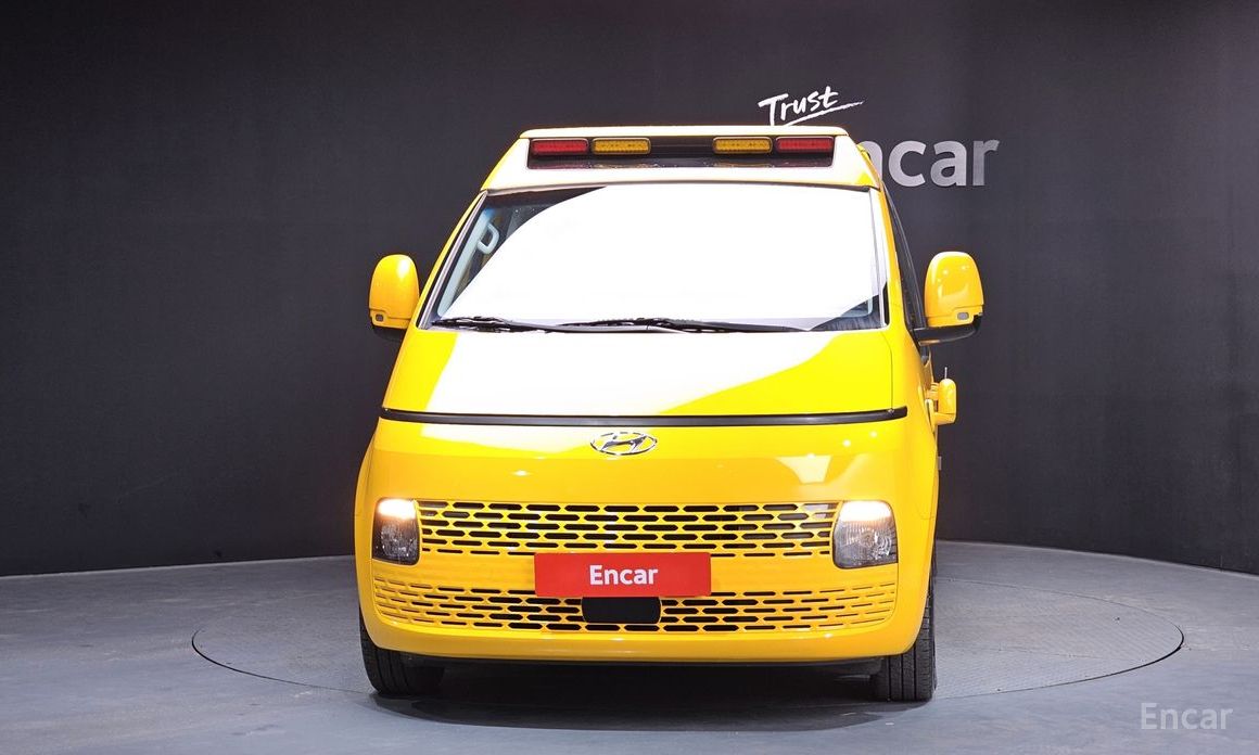 2022 Hyundai Staria  L3.5  Kinder Safety Car 15-Seater с пробегом 32 753 км