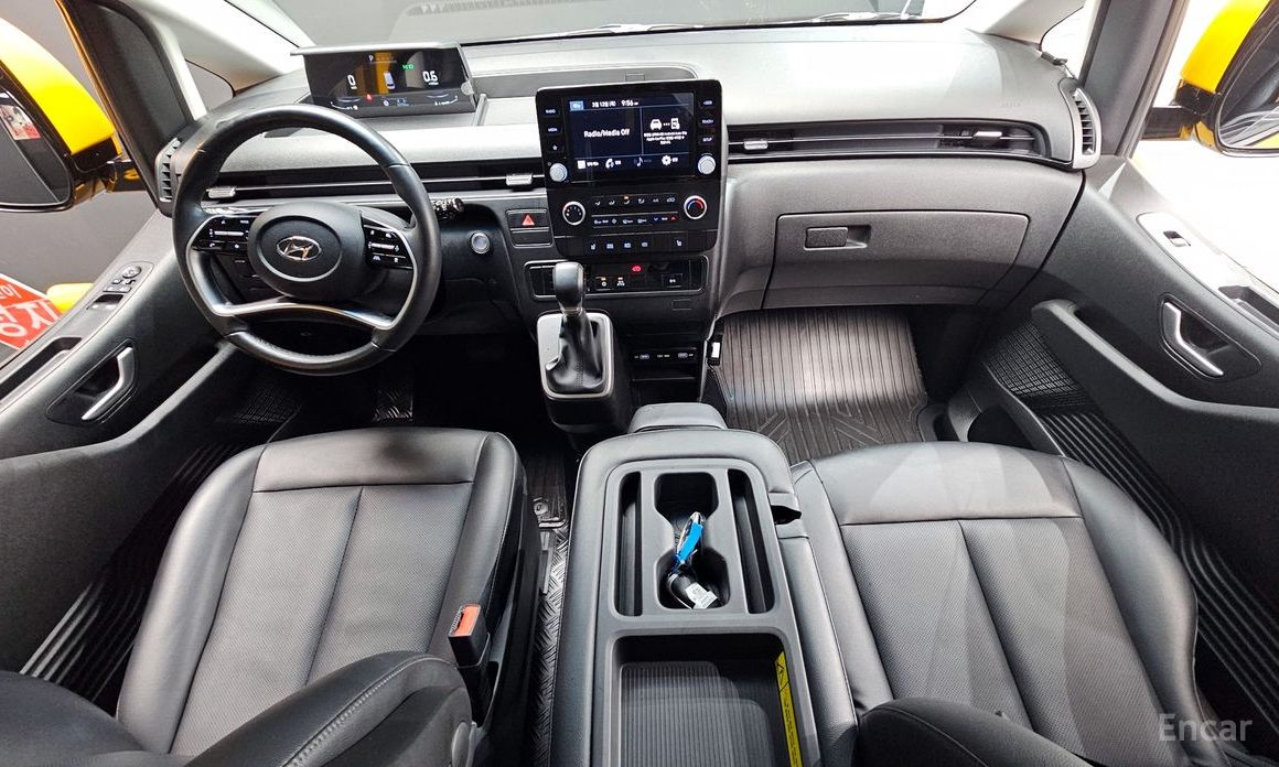 2022 Hyundai Staria  L3.5  Kinder Safety Car 15-Seater с пробегом 32 753 км