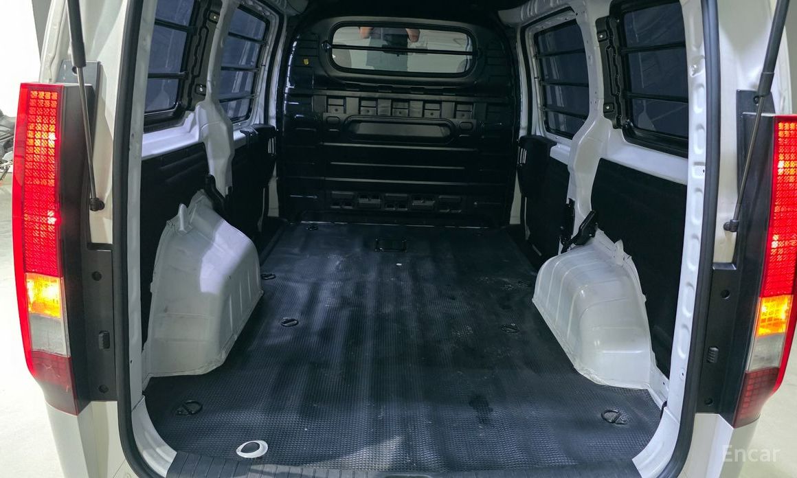 2022 Hyundai Staria  L3.5 Cargo 3-Seater Modern с пробегом 65 058 км