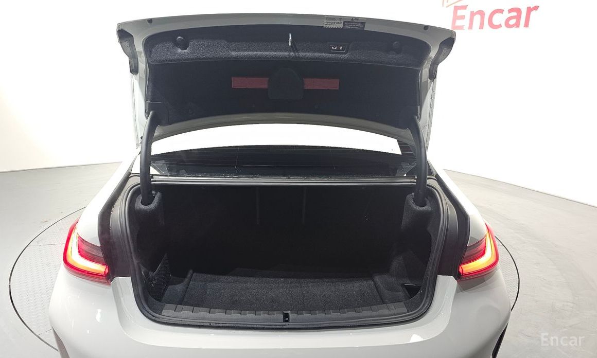 2022 BMW 3 серии VII (G2x) 320i M Sport с пробегом 34 101 км